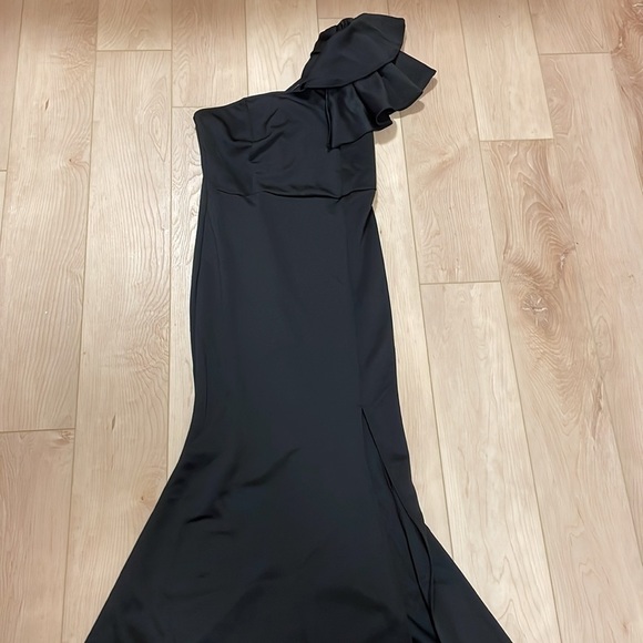 Sleeveless One Shoulder Ruffle High Split Dress - Picture 4 of 12